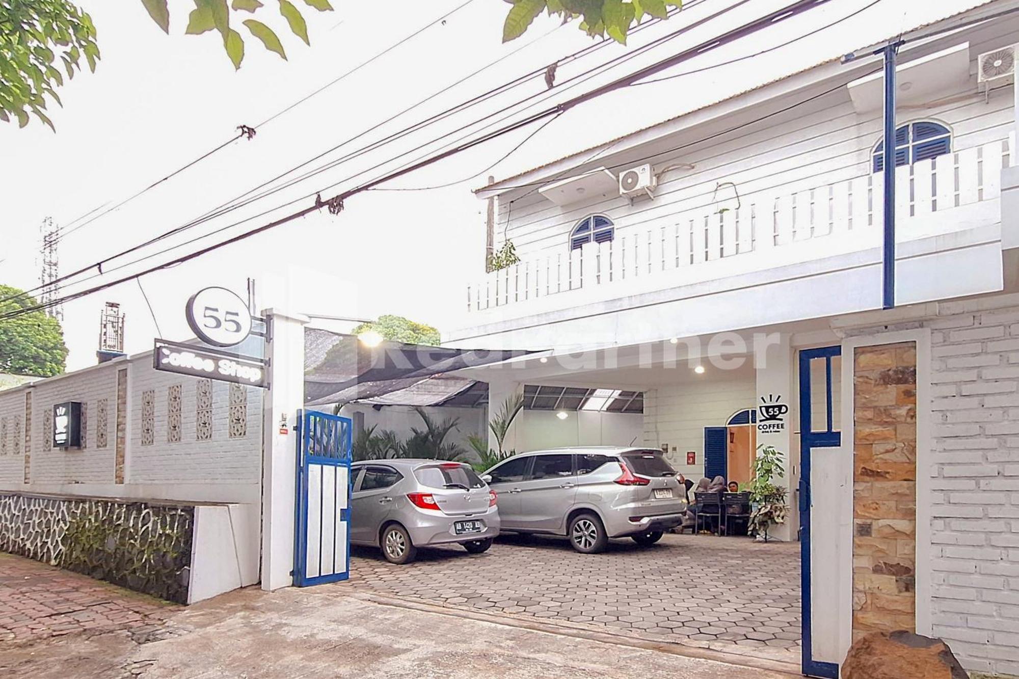 Hotel House N Coffee 55 Temanggung Redpartner Exterior foto